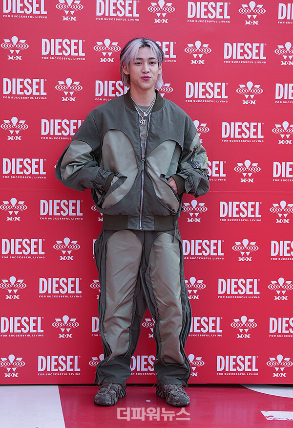 뱀뱀,포토월행사