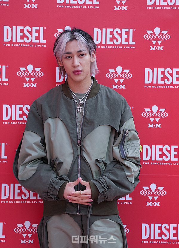 뱀뱀,포토월행사