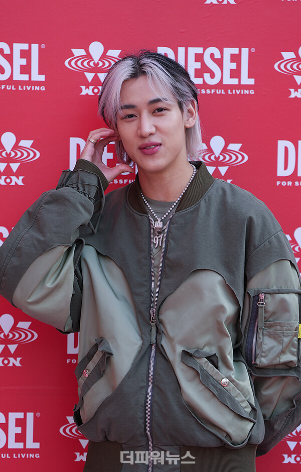 뱀뱀,포토월행사