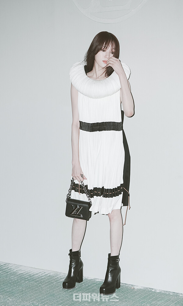 이성경,포토월행사