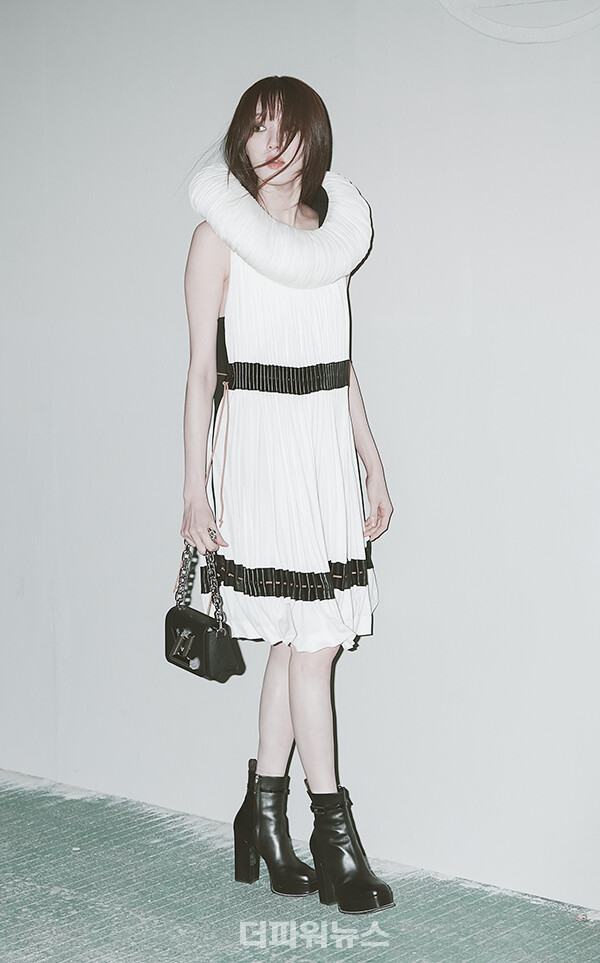 이성경,포토월행사