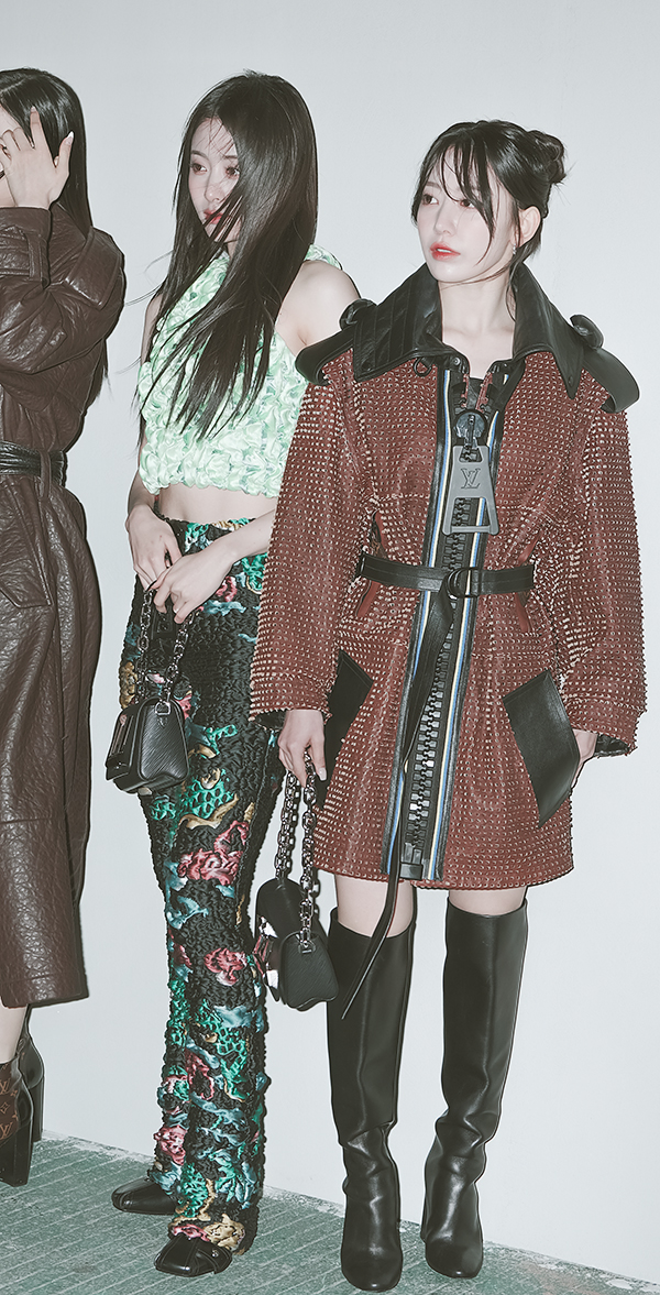 르세라핌허윤진-사쿠라,포토월행사