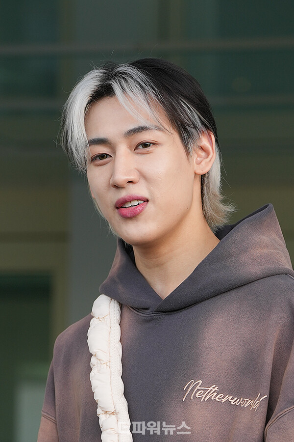 뱀뱀,인천국제공항출국