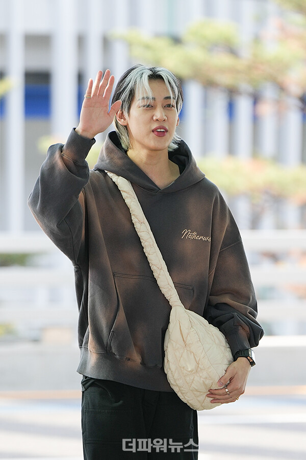 뱀뱀,인천국제공항출국