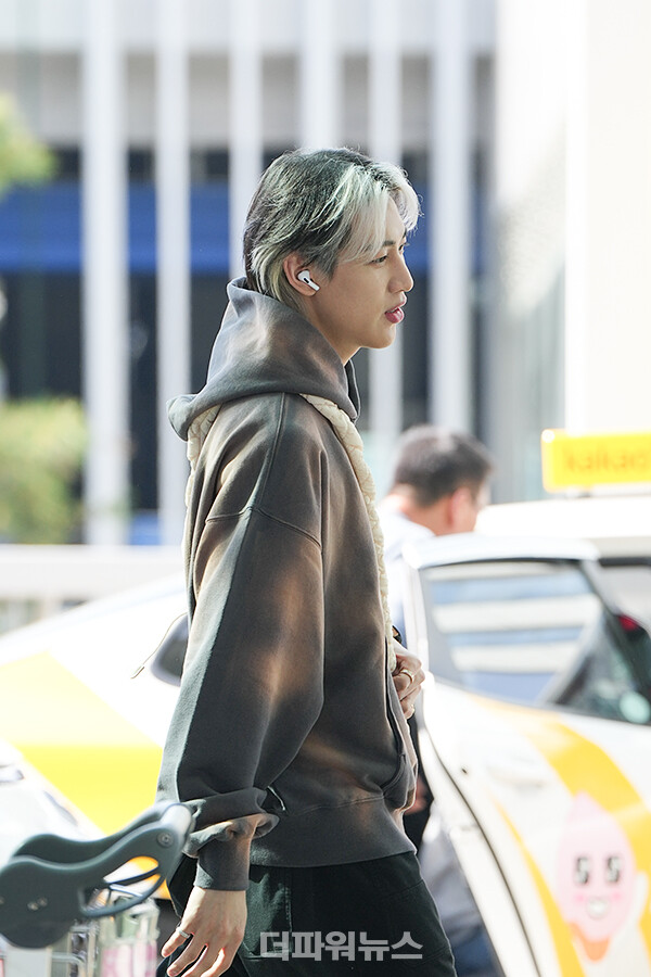 뱀뱀,인천국제공항출국