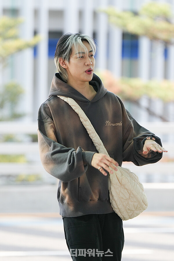 뱀뱀,인천국제공항출국