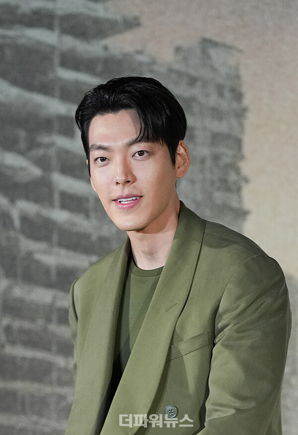 김우빈,택배기사제작발표회