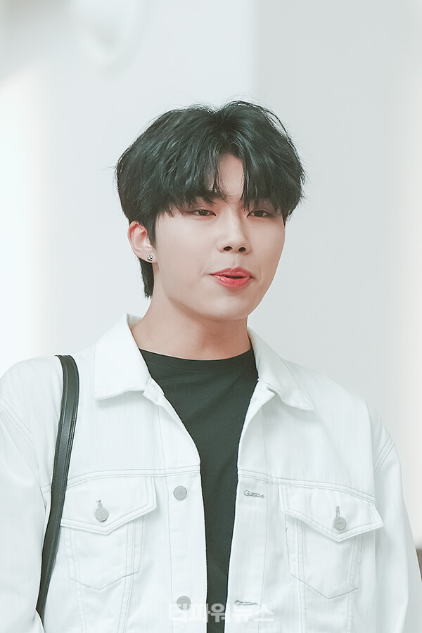 제로베이스원박건욱,김포국제공항출국