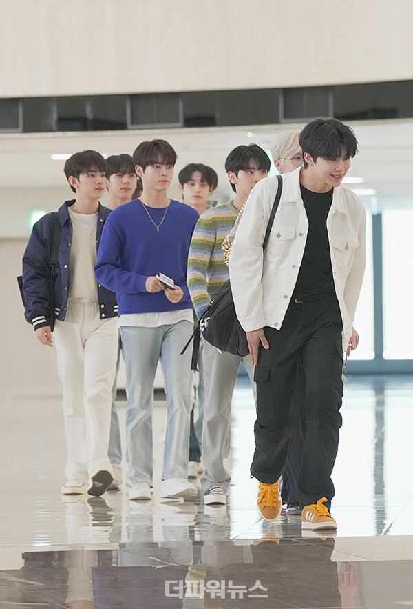 제로베이스원,김포국제공항출국