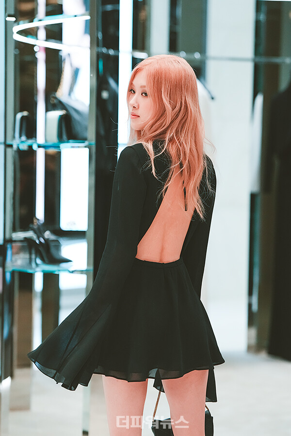 블랙핑크로제,포토월행사