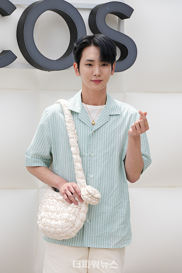 샤이니키,포토월행사