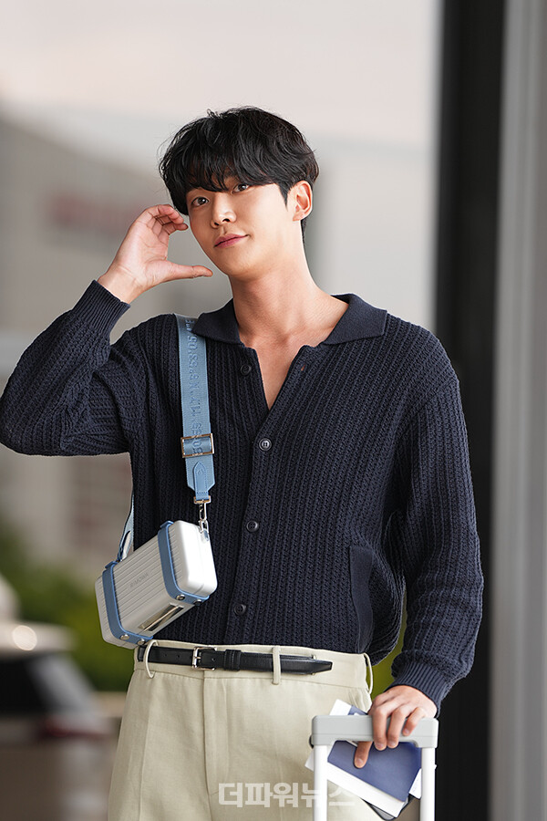 로운,김포국제공항출국