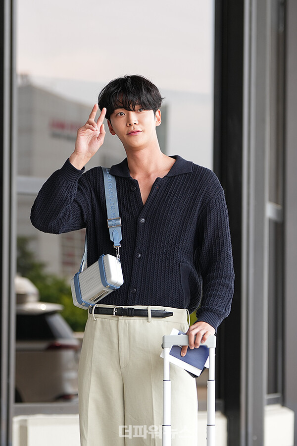 로운,김포국제공항출국