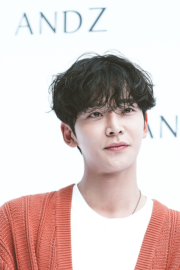 로운,포토월행사