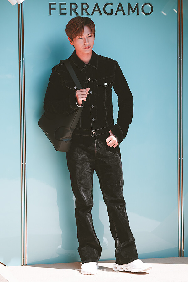 육성재,포토월행사