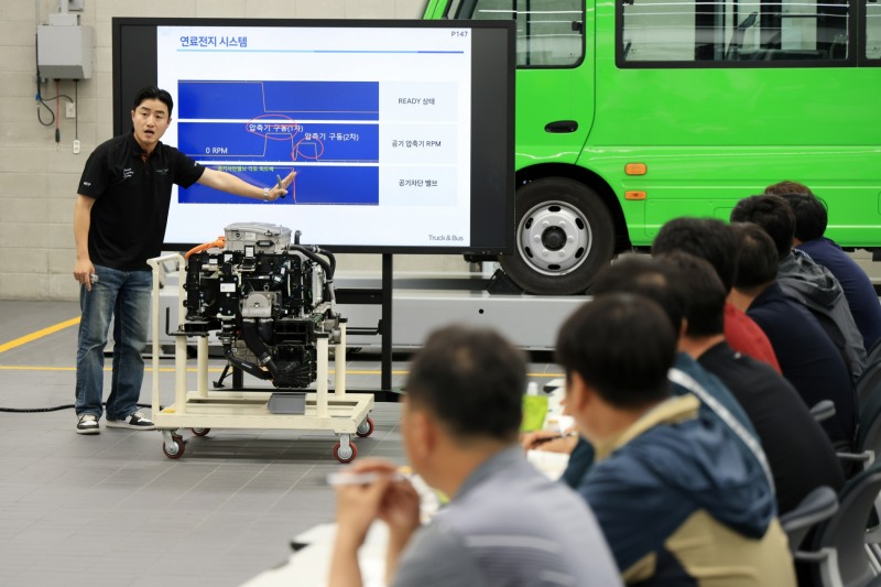 현대차 천안글로벌러닝센터(GLC)에서 ‘HFCPe’ 교육이 진행되는 모습.(사진=현대자동차)