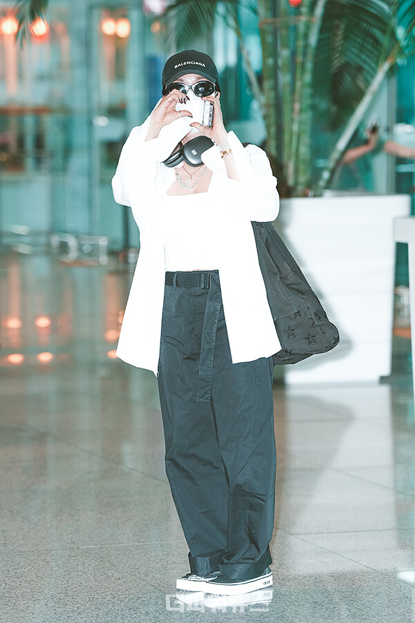 엄정화,인천국제공항출국