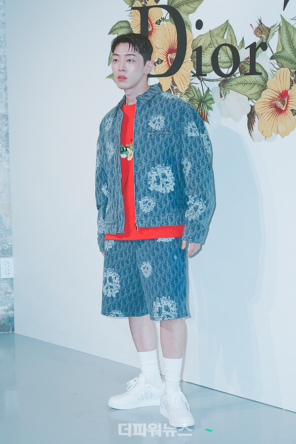 그레이,포토월행사