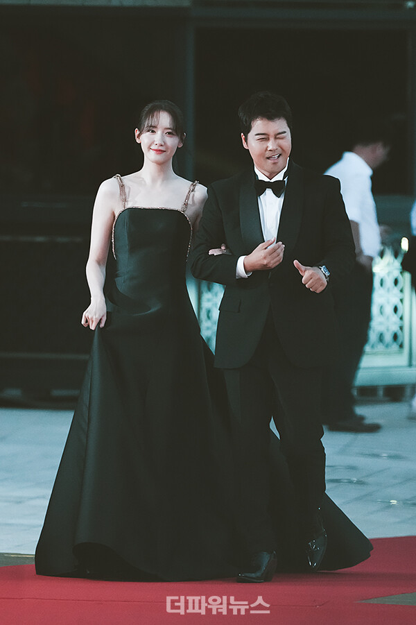 윤아-전현무,제2회청룡시리즈어워즈레드카펫