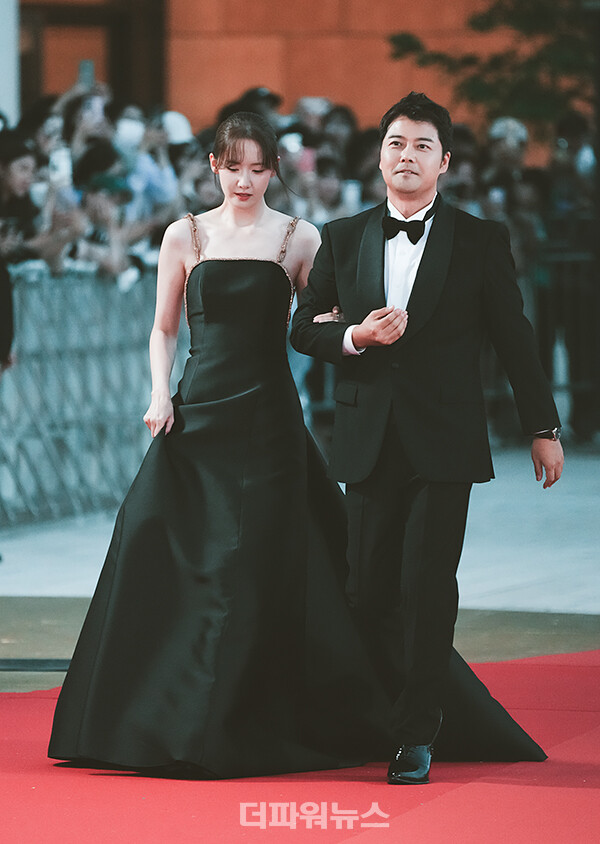 윤아-전현무,제2회청룡시리즈어워즈레드카펫