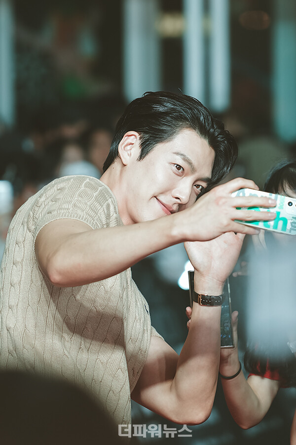 김우빈,영화‘더문’의VIP시사회쇼케이스