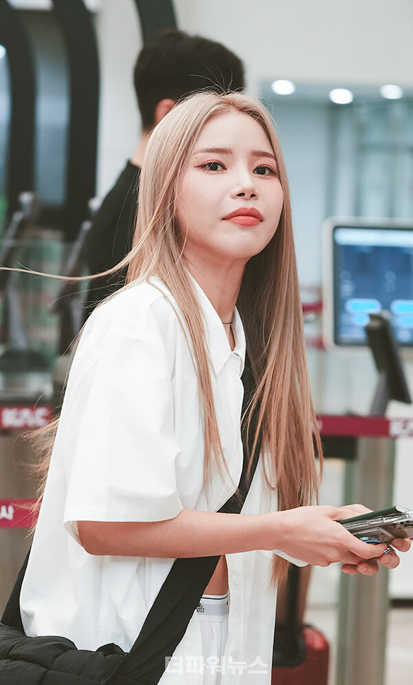 마마무플러스솔라,김포국제공항출국