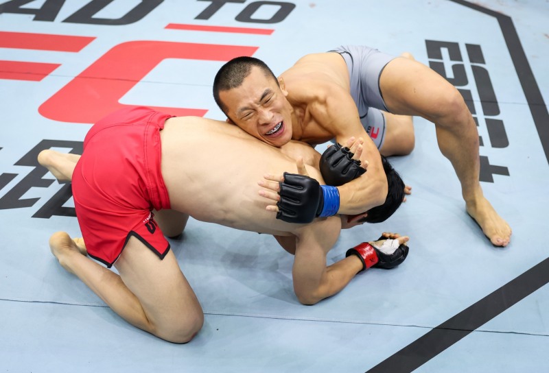 로드투 ufc 2 김상욱 선수의 경기 모습. (사진= 한국 미디어 커뮤니케이션)