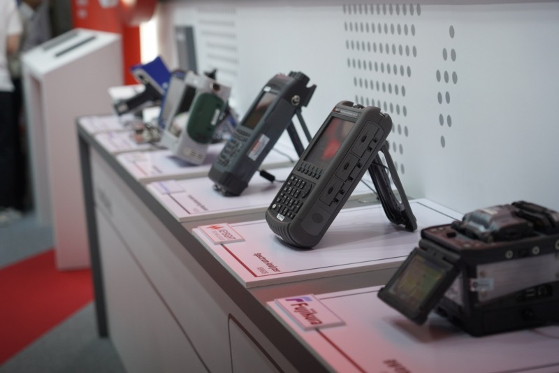 지난 6월 부산에서 개최된 국제해양방위산업전(MADEX) 2023에 롯데렌탈 측정 장비가 전시된 모습.(사진=롯데렌탈)