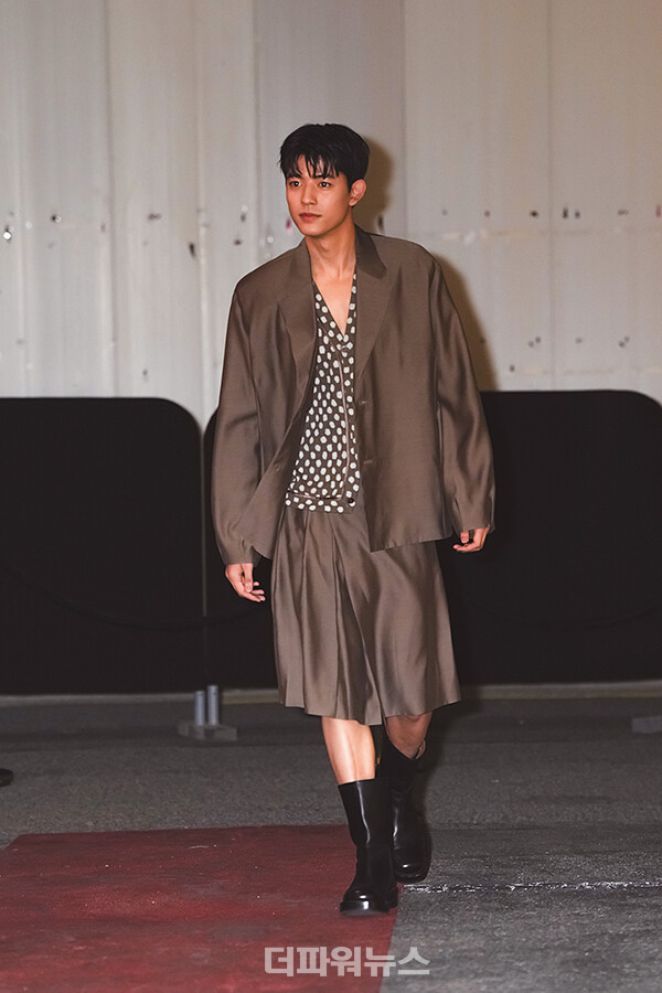 로몬,포토월행사