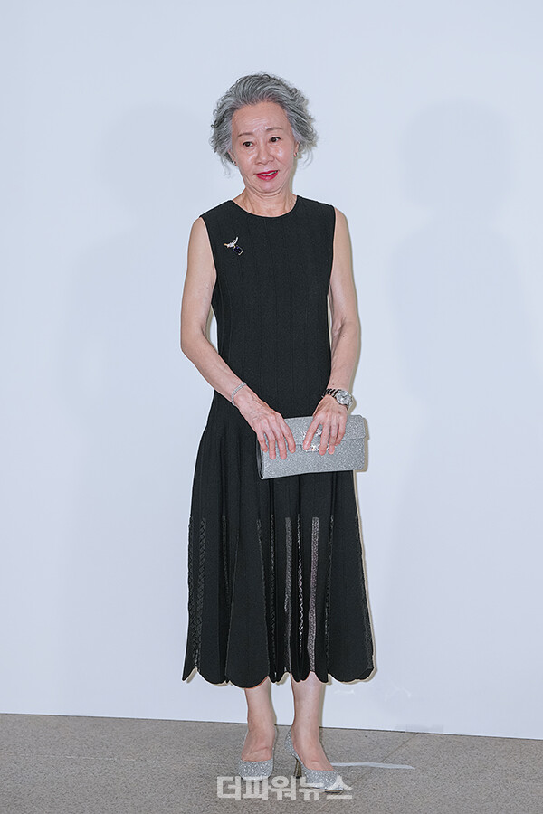 윤여정,포토월행사