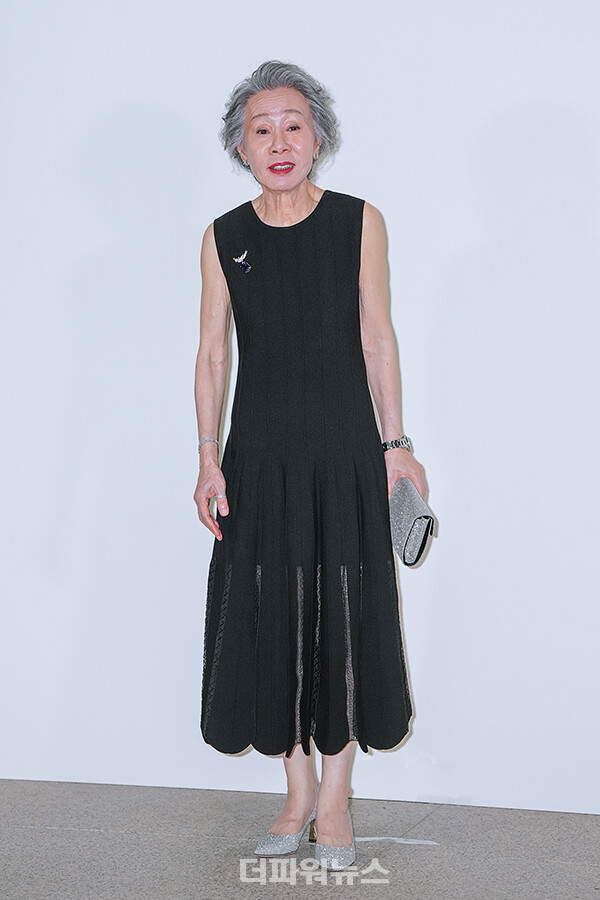 윤여정,포토월행사