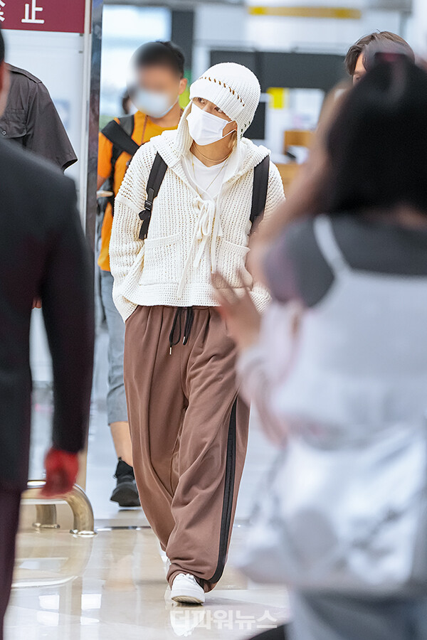 방탄소년단뷔,김포국제공항입국