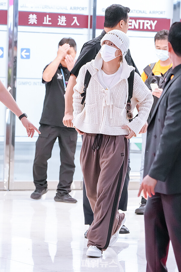 방탄소년단뷔,김포국제공항입국