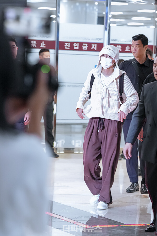 방탄소년단뷔,김포국제공항입국
