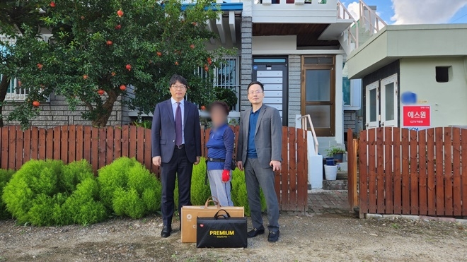 왼쪽 문현철 경주지청장, 오른쪽 이상춘 이사장.(사진제공=경주범죄피해자지원센터)