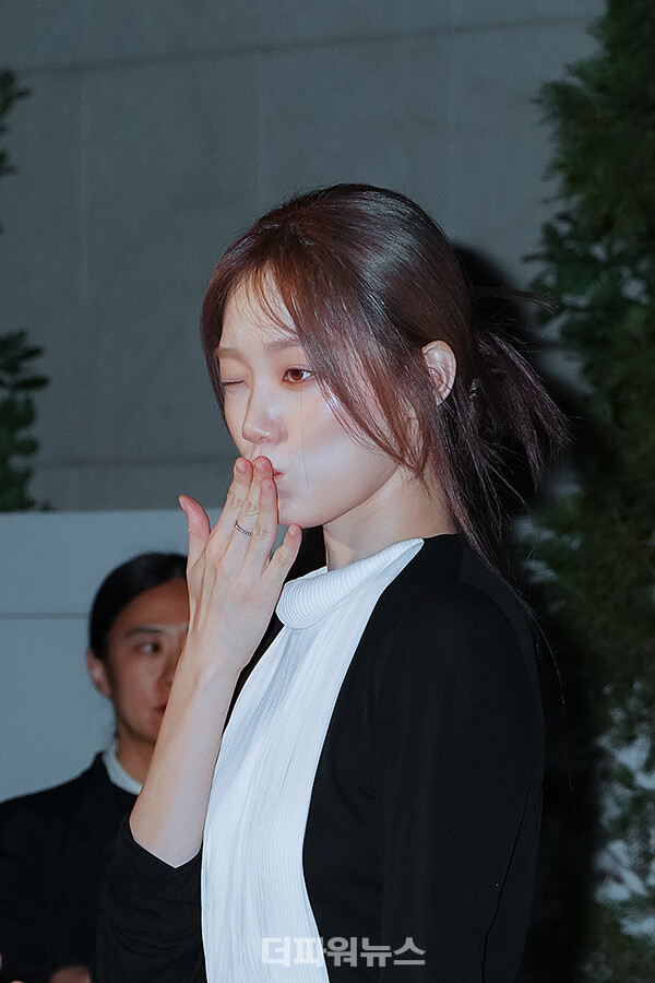 이성경,포토월행사