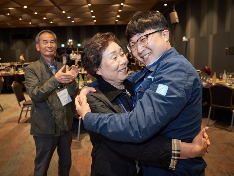 부모님 초청행사 모습.(사진=HD현대오일뱅크)