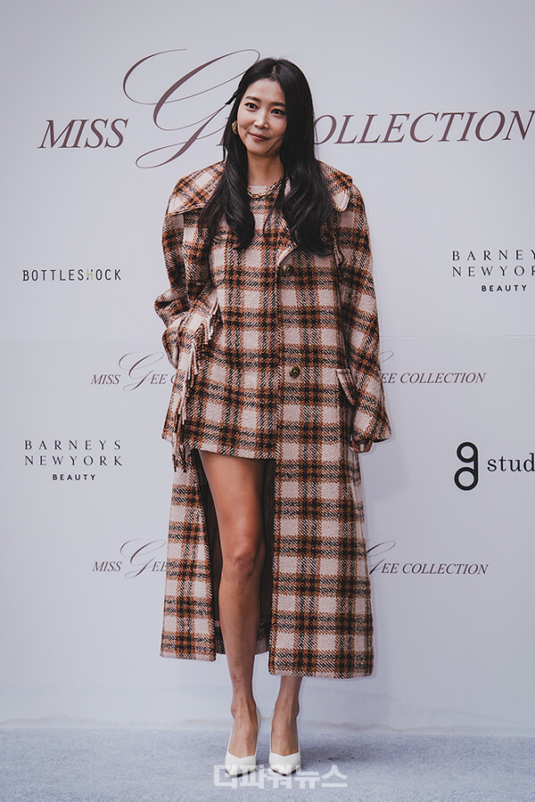 오윤아,포토월행사