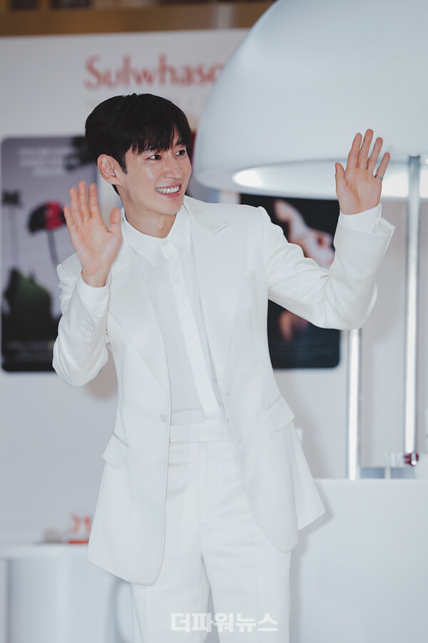 이제훈,포토월행사