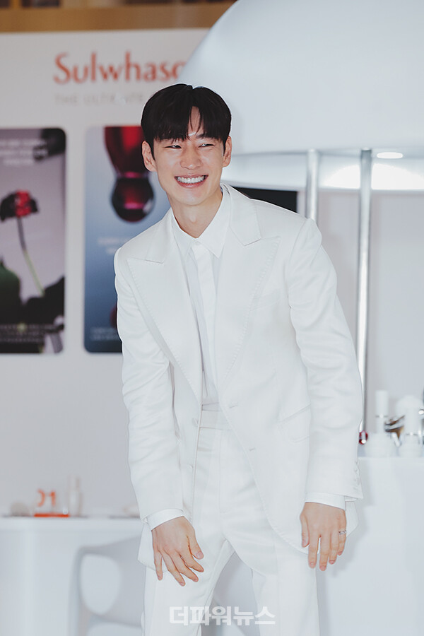 이제훈,포토월행사