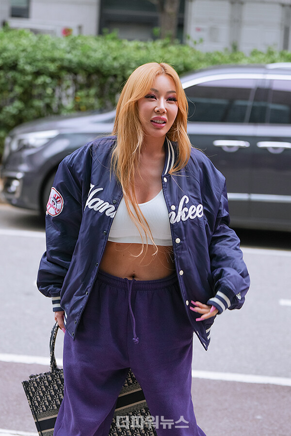 제시,방송국출근길