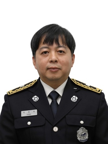 부산 기장소방서 현장대응단 소방위 박정욱
