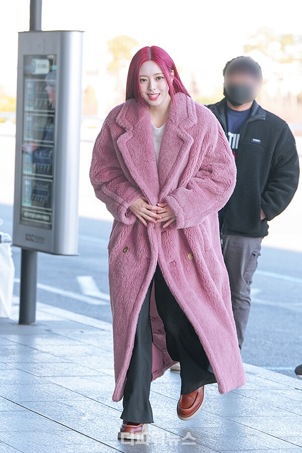 있지유나,김포국제공항출국