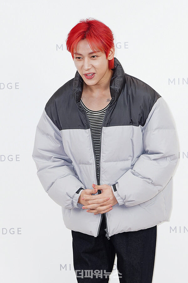 뱀뱀,포토월행사