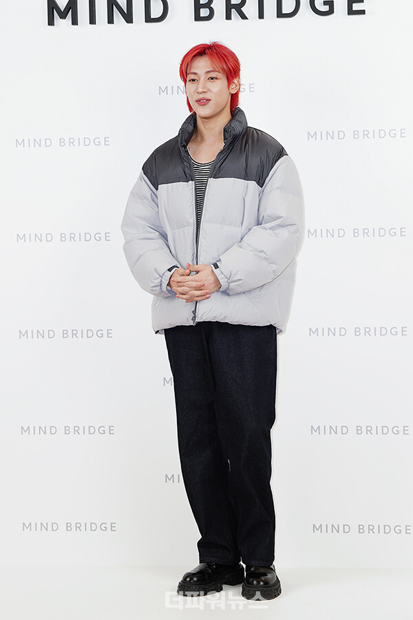 뱀뱀,포토월행사