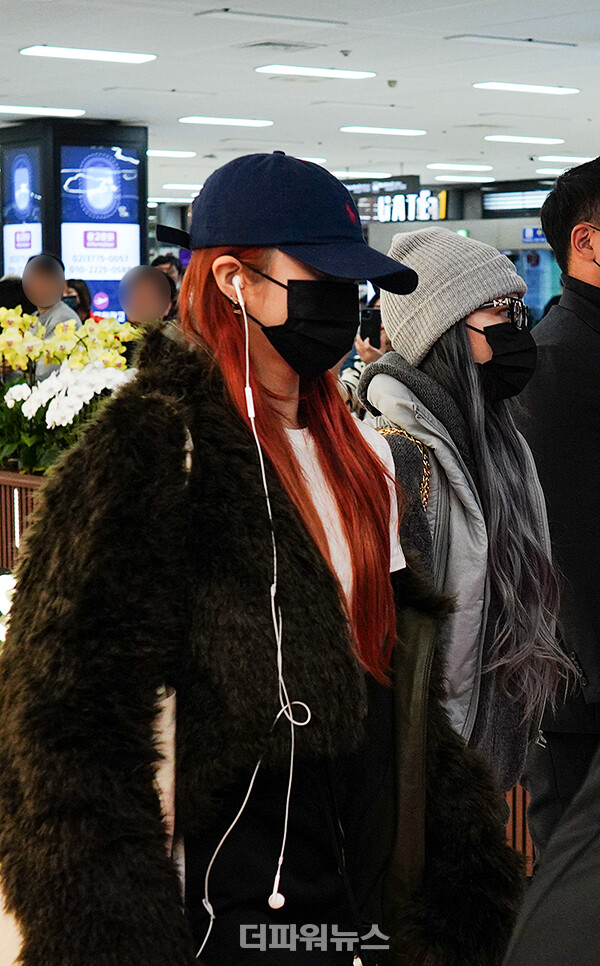 르세라핌허윤진-사쿠라,김포국제공항입국