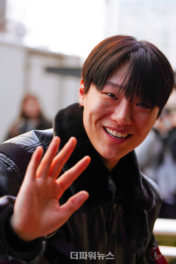 우즈,‘더시즌즈-이효리의레드카펫’출근길