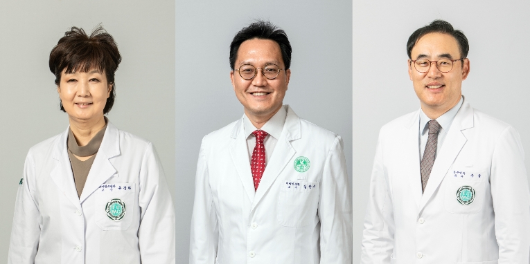 (왼쪽부터) 유경하 이화의료원장, 김한수 신임 이대목동병원장, 주웅 신임 이대서울병원장. 사진=이화의료원