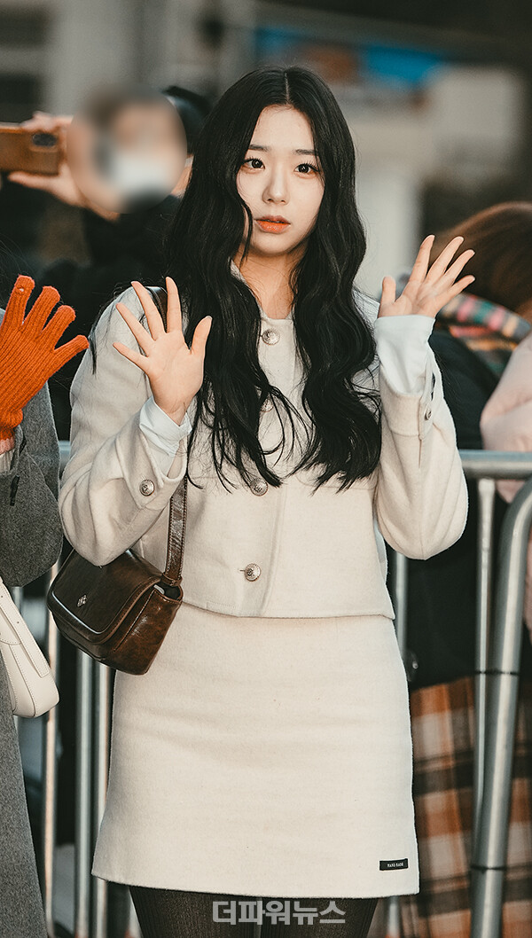 트리플에스김채연,KBS뮤직뱅크출근길