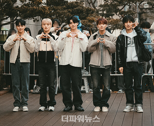 배너,KBS뮤직뱅크출근길